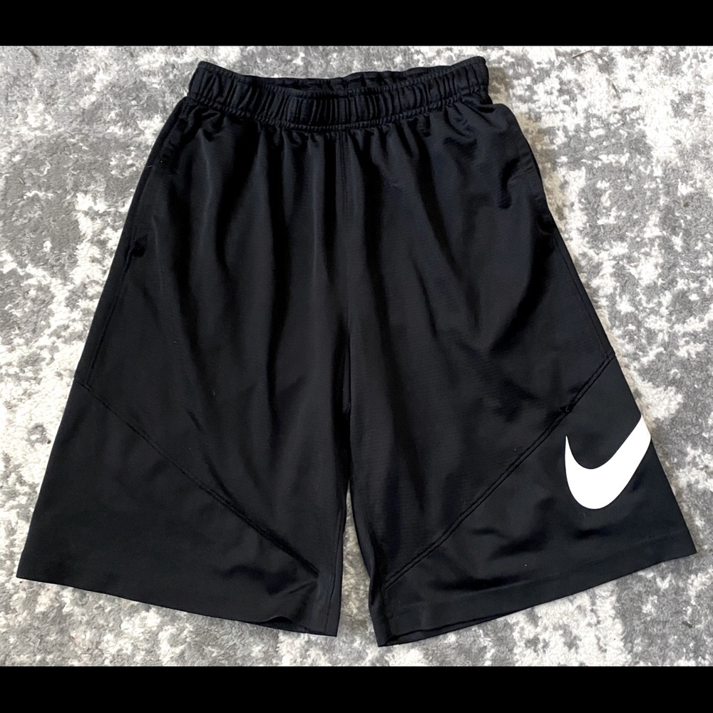 Black Men’s Nike Shorts Size L